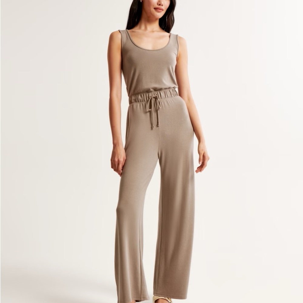 Stylish Tan Sleeveless Jumpsuit